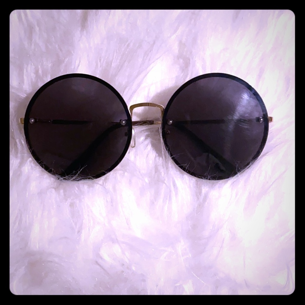 Round black shades